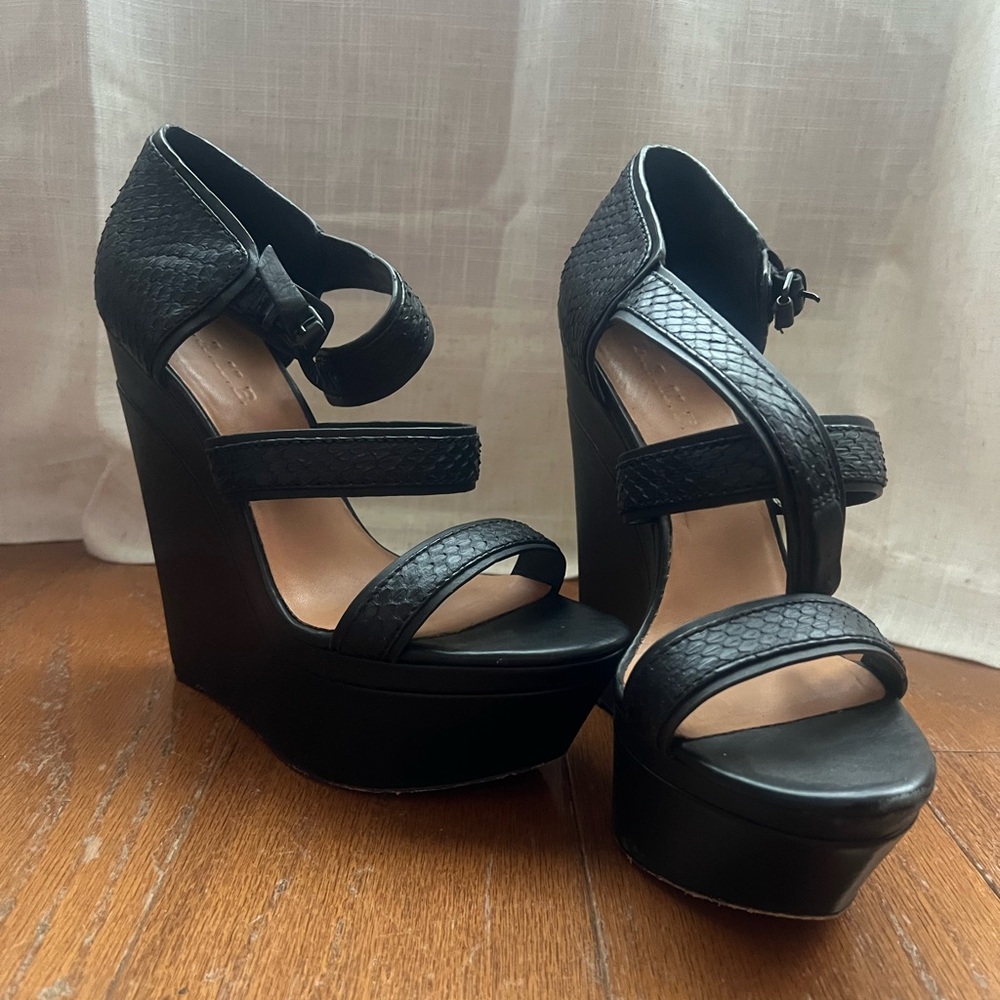 L.A.M.B. Black wedges